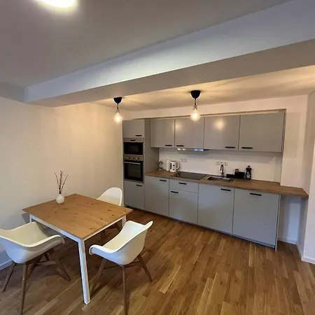 Hochwertige Zwei-zimmer-wohnung In *